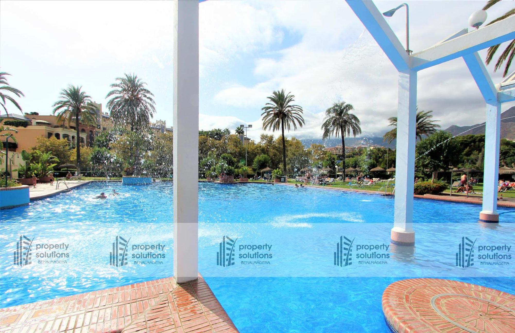 Benalbeach 1010 - Vista Al Mar - Piscina Todo El Ano - Primera Linea De Playa Benalmádena Extérieur photo